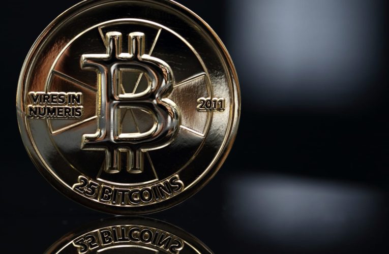 Bitcoin dan Altcoin Mengalami Penurunan Signifikan